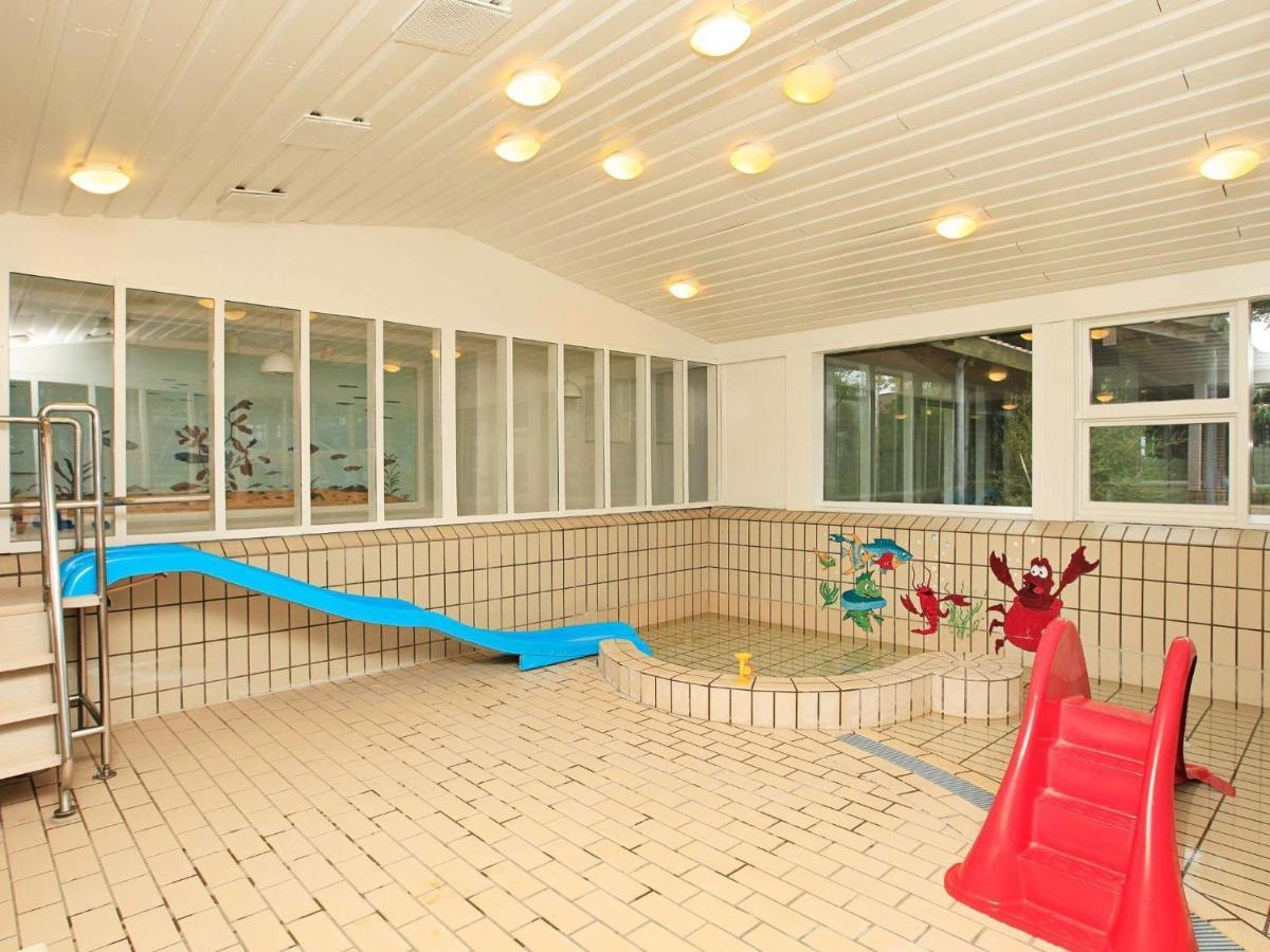 6 Person Holiday Home On A Holiday Park In 汉斯特霍尔姆 外观 照片